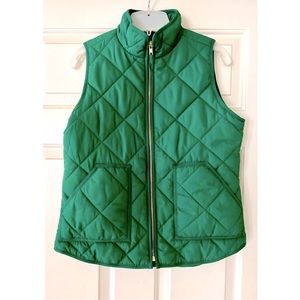 NWT J Crew - quilted Kelly green vest💚 size small